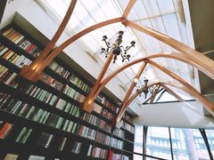 -钟书阁(松江泰晤士小镇店)