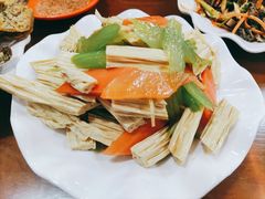 芹菜腐竹-新疆美食兰州拉面家常菜