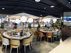 大堂-日进一片海.生腌海鲜火锅.宵夜烧烤(三里屯总店)