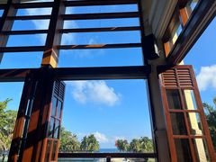 -亚龙湾喜来登·美景台大堂吧