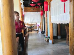 大堂-依江春水烤鸭店