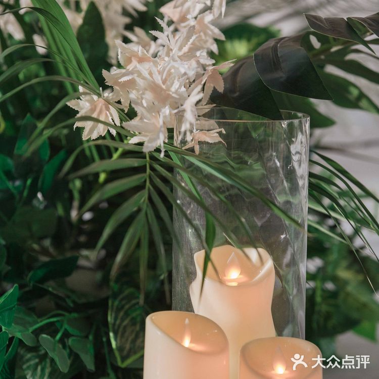 甜甜的喜糖比不上你们心中的甜蜜