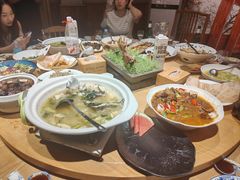 -头上红煨盐鸡·非遗院子餐厅