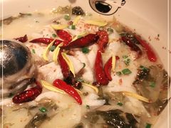 -江渔儿酸菜鱼·拔草餐厅(虎门君乐汇店)