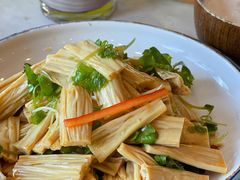 炝拌鲜腐竹-巴依老爷新疆美食(工体旗舰店)