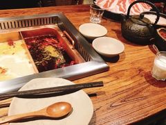 -老牌坊云南鱼豆花火锅(爱建店)