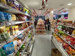 -赵一鸣零食(广州荔湾路店)