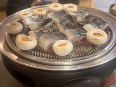 -围炉肉舍•炭烤活鳗•丹东海鲜烤肉(步行街店)