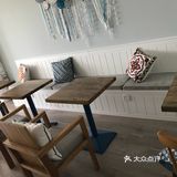 不知不觉店内陆续进来几桌客人，建议从海边散步到店