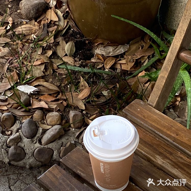 小巷里的新发现！氛围感咖啡店☕️转角咖啡