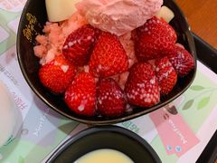 芋见草莓冰沙-鲜芋仙MeetFresh(万达店)