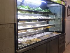 面包甜点陈列柜-小胖麻辣烫卤肉饭(斜街店)