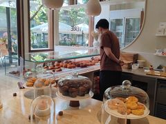 -VERIE BAKEHOUSE