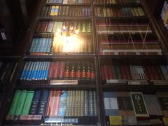 -钟书阁(松江泰晤士小镇店)