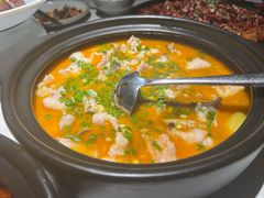 酸菜煮江团-麻六记(新天地店)