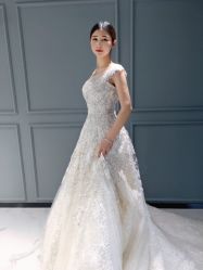 点击看大图 -GRACE KELLY婚纱与礼服(北京店)