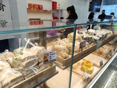 面包甜点陈列柜-清真全盛斋传统糕点(许士庙店)