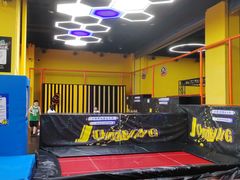 -爱蹦iBOON蹦床运动馆(江汉店)