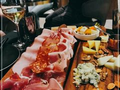 -wineapp葡萄酒餐吧(外滩金融中心店)