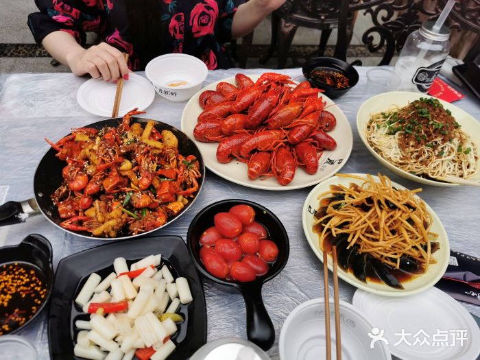 巴厘龙虾·榜首油焖大虾(洞庭·艺术洋房店)小龙虾图片