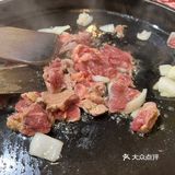 搭配店家的酱，一口接一口不能停下来～真是绝绝子