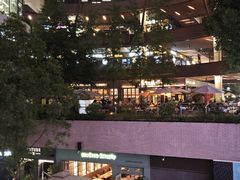 -瑞虹新天地月亮湾