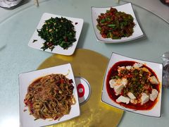 -秦扬居特色菜馆(上王村)