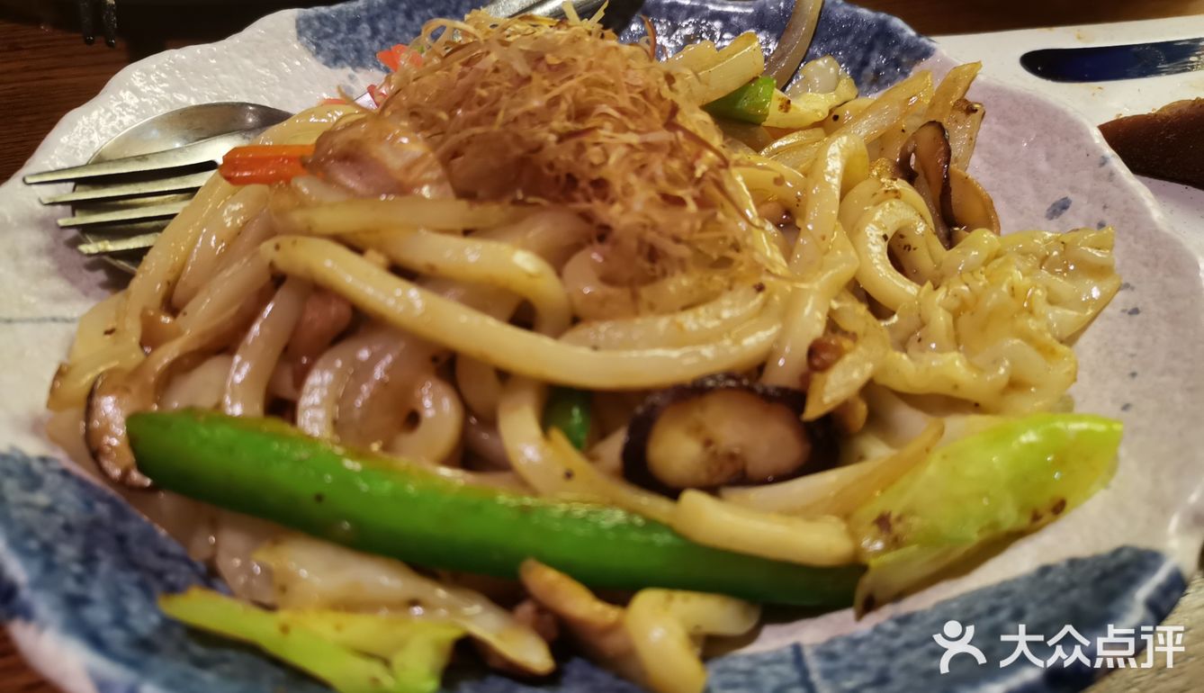 一家颜值颇高味道不错的居酒屋