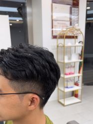 -首脑美发沙龙