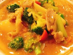 西兰花菠萝咖喱鸡-香江小厨 The Kitchen(香江俱乐部店)