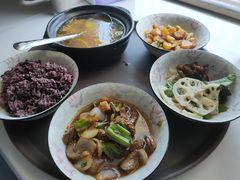 -悦芽照护月嫂+育儿嫂(杭州店)