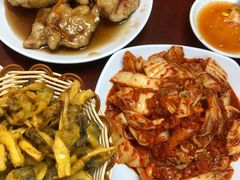 辣白菜炒五花肉-屋里家延边朝鲜族冷面(南园店)