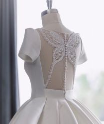 -不晚国际婚纱礼服