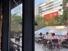 -星巴克(西藏路店)