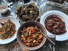 干锅酸萝卜肥肠-2046湘味厨房(深圳湾店)