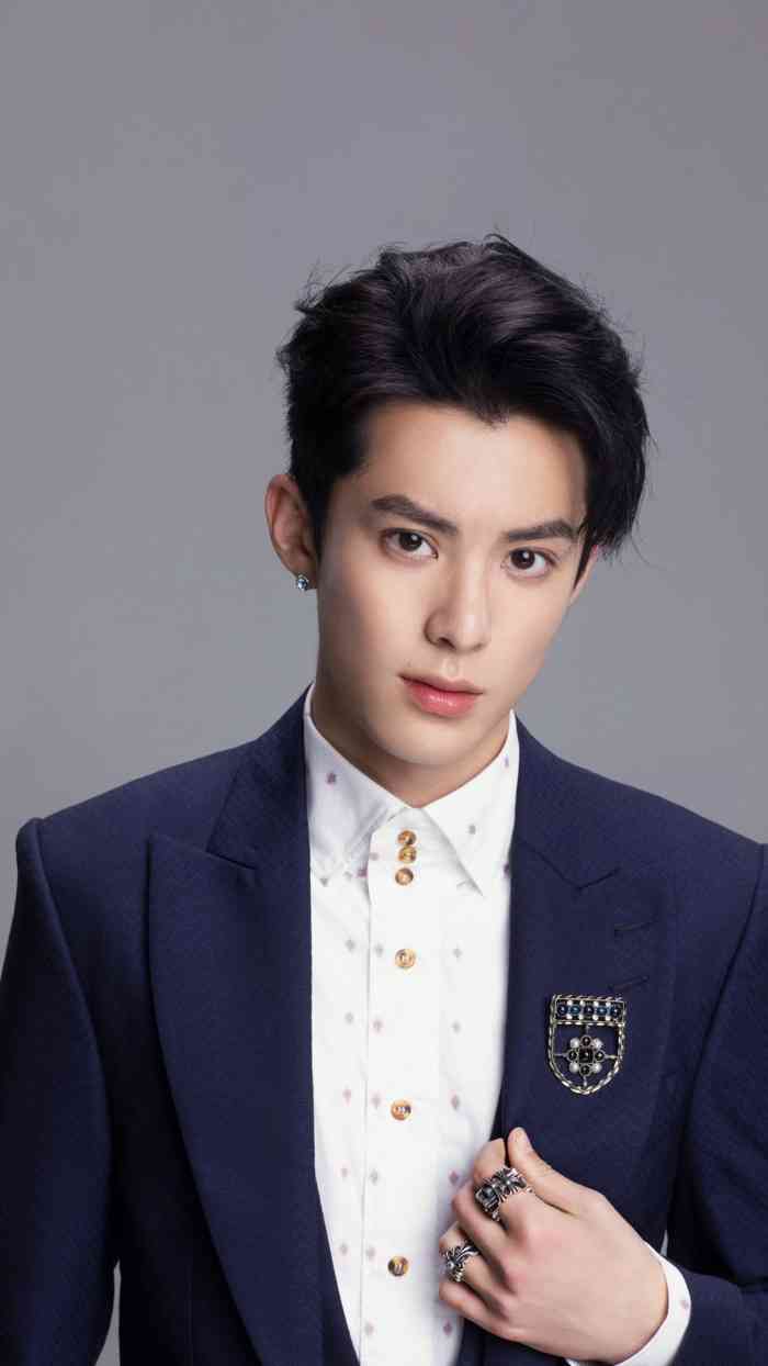 这家店位置还是好找,就在张家巷小学对面.