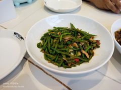 -阿瓦山寨·湘菜现炒·剁椒鱼头王(咸阳总店)