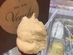 -VENCHI 闻绮(上海佛罗伦萨小镇店)