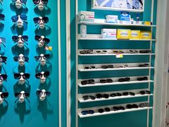 -英伦眼镜蔡司依视路折扣店(通州万达店)