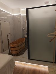-苑苑vbeauty科技美容SPA