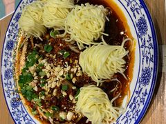 -临界音乐酒馆·小龙虾·江湖菜(华熙LIVE·鱼洞店)
