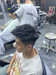 -米可造型烫发染发