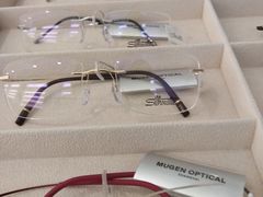 -目艮眼镜SHOWROOM(品牌集合店)