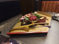 -铭牛烧肉·和牛海鲜自助(高新月牙湖店)
