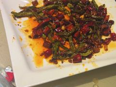 -老码头黑皮肘子锅包肉(赣水路店)