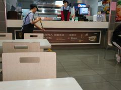 -华莱士·全鸡汉堡(湛江新华店)