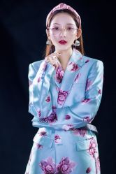 -onlygirl摄影美学馆高端定制(江滩店)