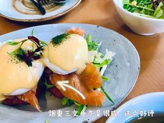烟熏三文鱼水波蛋配全麦面包-WOKKA by艮上(中海环宇荟店)