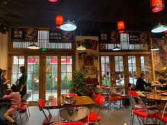 大堂-蚝堡海鲜·威海菜·海肠捞饭·烧烤·亚洲吃蚝公司(幸福门店)