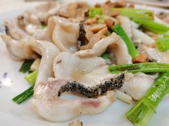 果仁炒生鱼片-禄源公·老莞诚饭店
